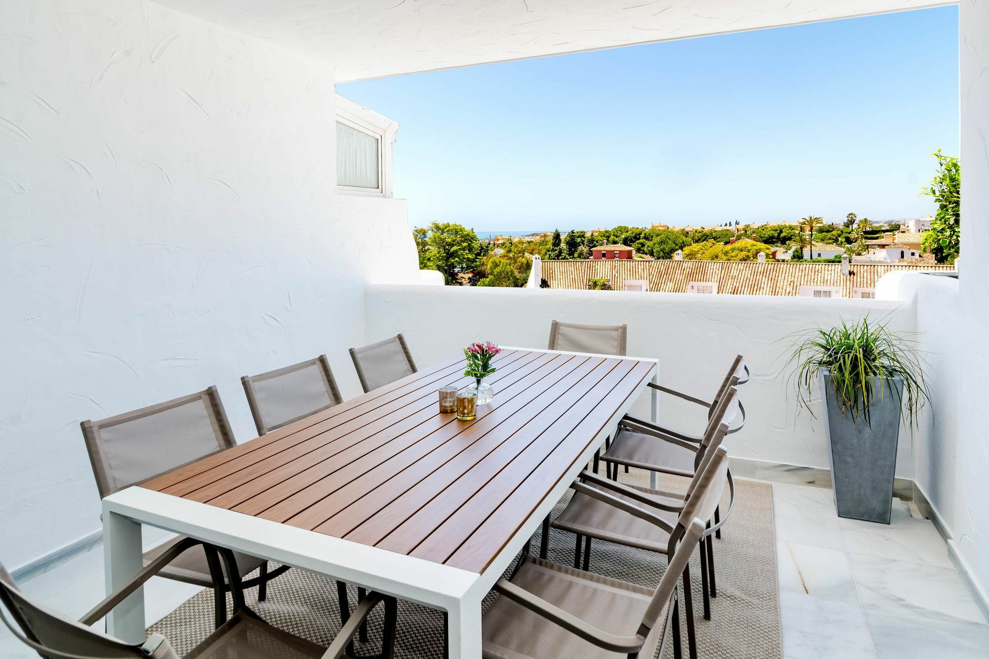 Eld2-3 Bed Penthouse With Stunning Views