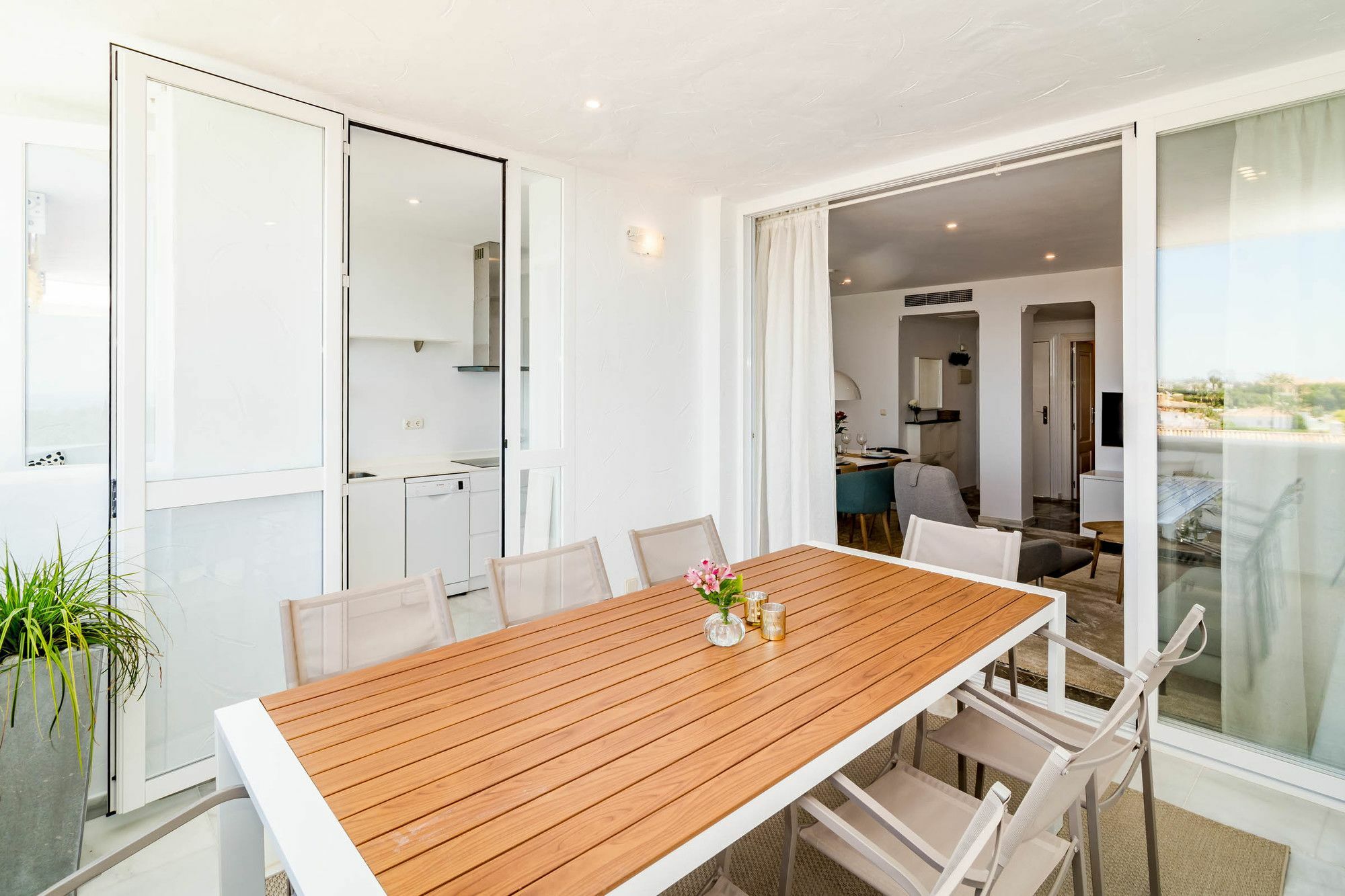 Eld2-3 Bed Penthouse With Stunning Views Apartment *